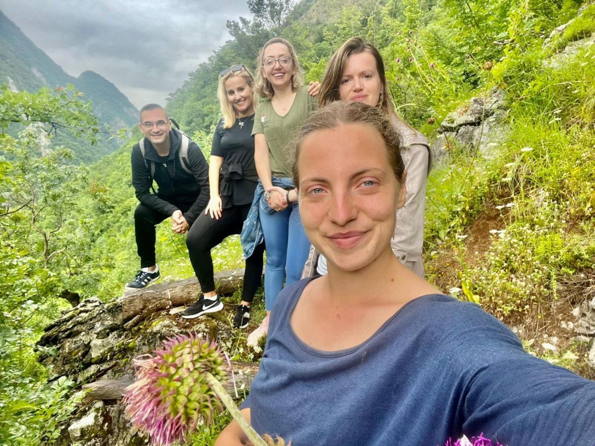 Neomalsore Agrotourism, Komani Lake Hotell Eksteriør bilde
